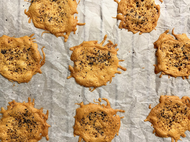 5-minute cheddar crackers